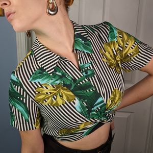 BNWT F21 Crop Top Tropical print